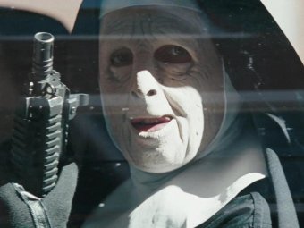 Кадр из фильма «Город воров» Кадр из фильма «Город воров»